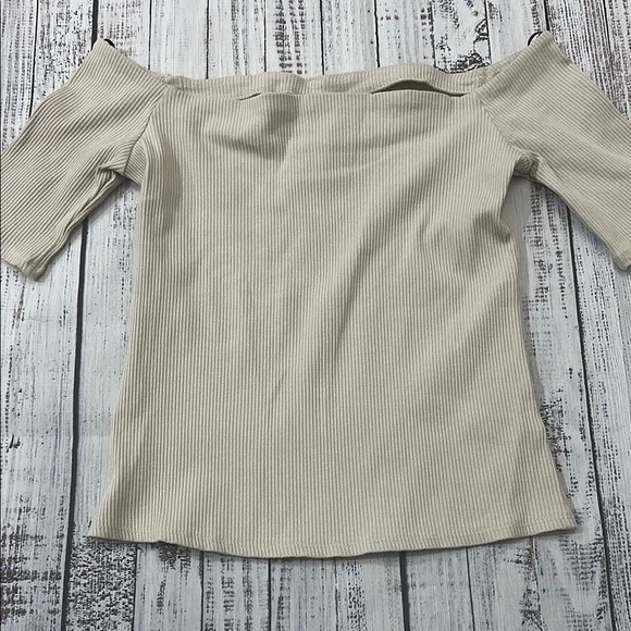 H&M Rib-knit Off-the-shoulder Top Sz. M‎ - Picture 6 of 7